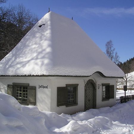 Hotel Hofgut Sternen - Wohnen In Kunst Und Kultur Брайтнау Экстерьер фото