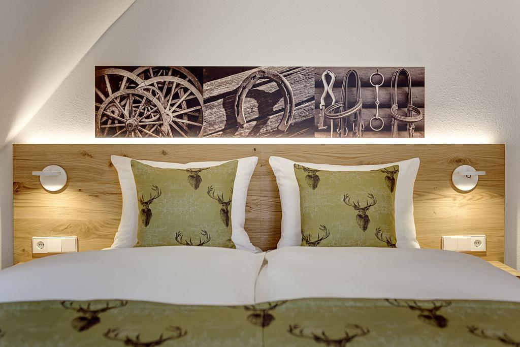 Hotel Hofgut Sternen - Wohnen In Kunst Und Kultur Брайтнау Экстерьер фото
